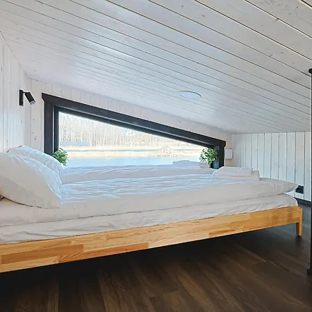 Lodge Wake By Pidu-la *